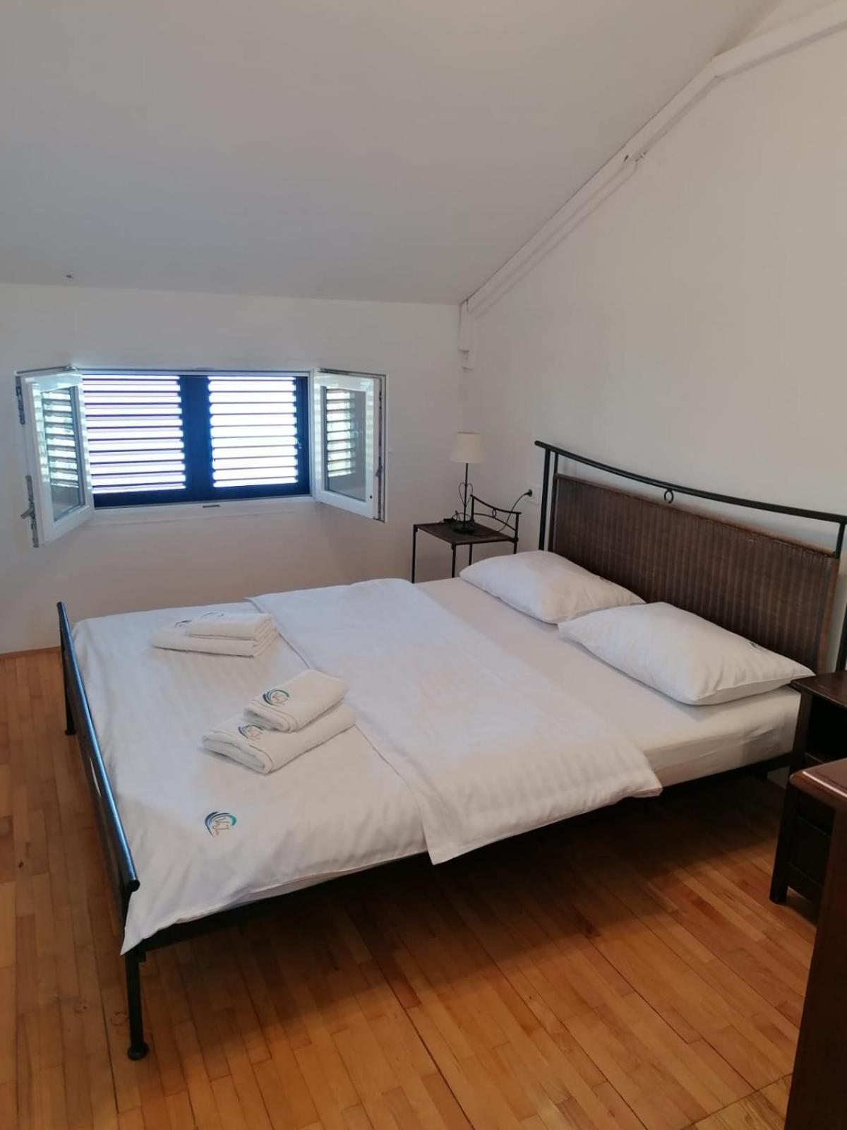 Apartments Villa Julia Trogir Ngoại thất bức ảnh